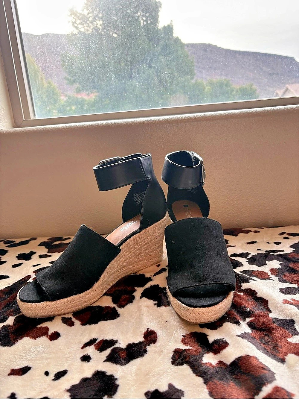 Dolcetta Wedge Sandal Black-Size 10